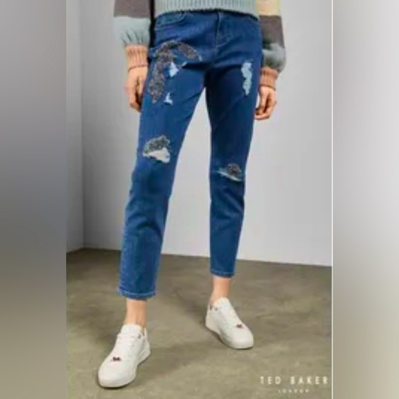 EUC Ted Baker London Mid Wash Yannah Abrasion Embellished Boyfriend Jeans Sz 27